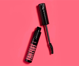 Free Benefit Cosmetics FAN FEST Mascara Sample - Bigger, Brighter, Bolder Lashes!
