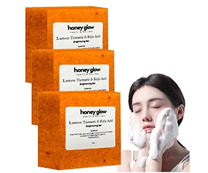 Free Glow Up Brightening Skin Care Set